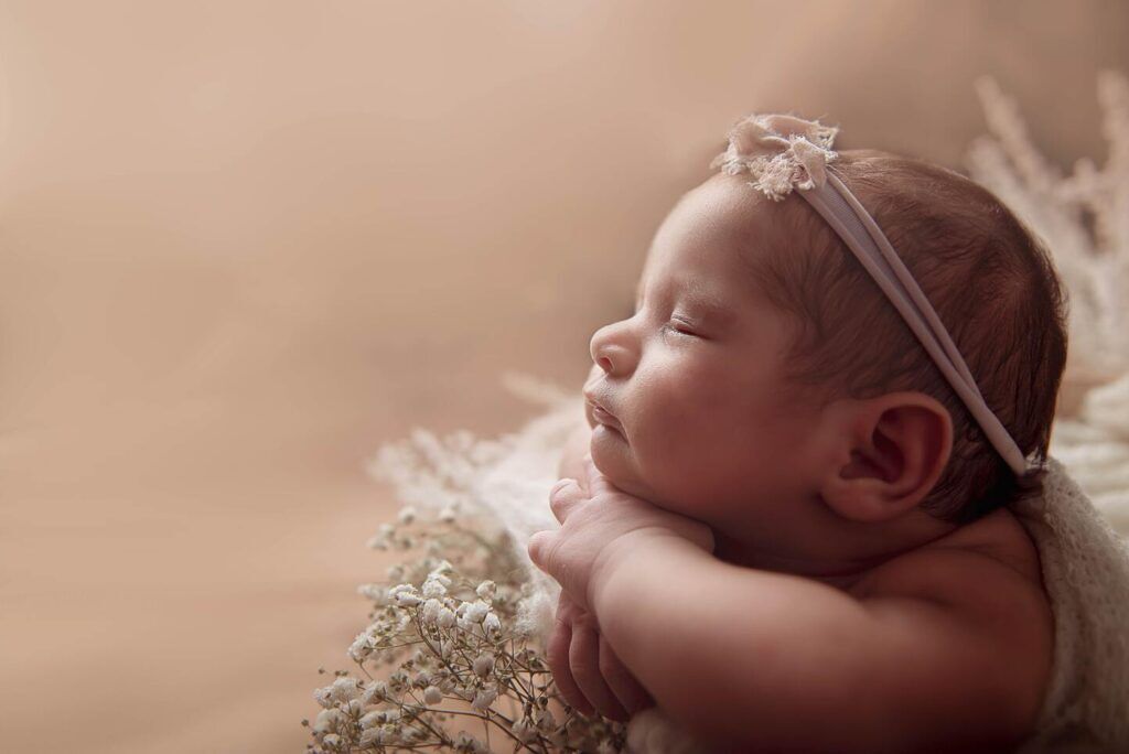 Fotografare un neonato da soli? Meglio scegliere un fotografo newborn!